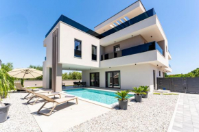 Villa Camino for 6 people near Fažana with sea view & only 700 meters from the beach